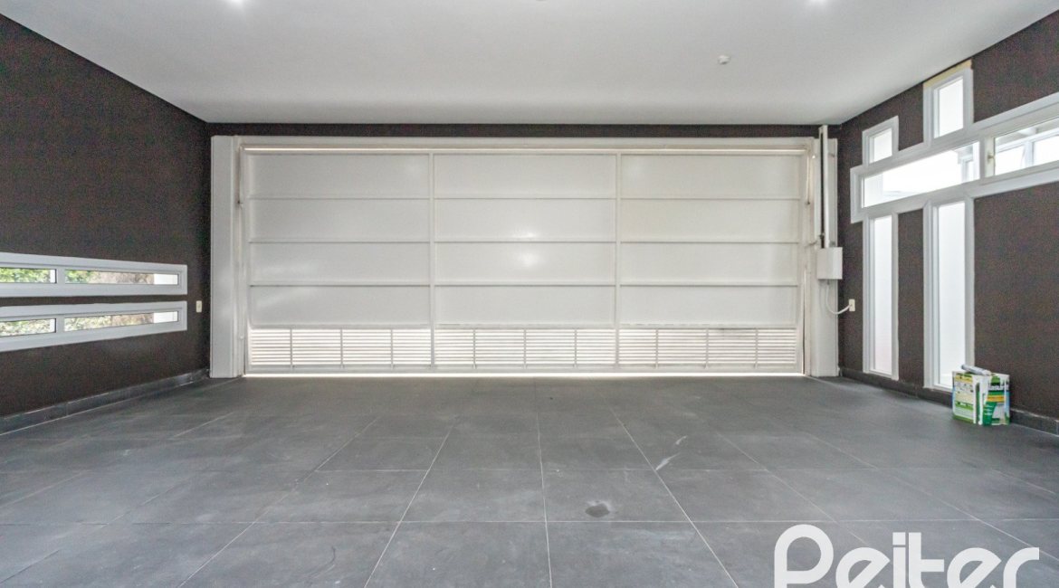 Casa em Condomínio à venda com 506m², 4 dormitórios, 4 suítes, 4 vagas, no bairro Terra Ville em Porto Alegre