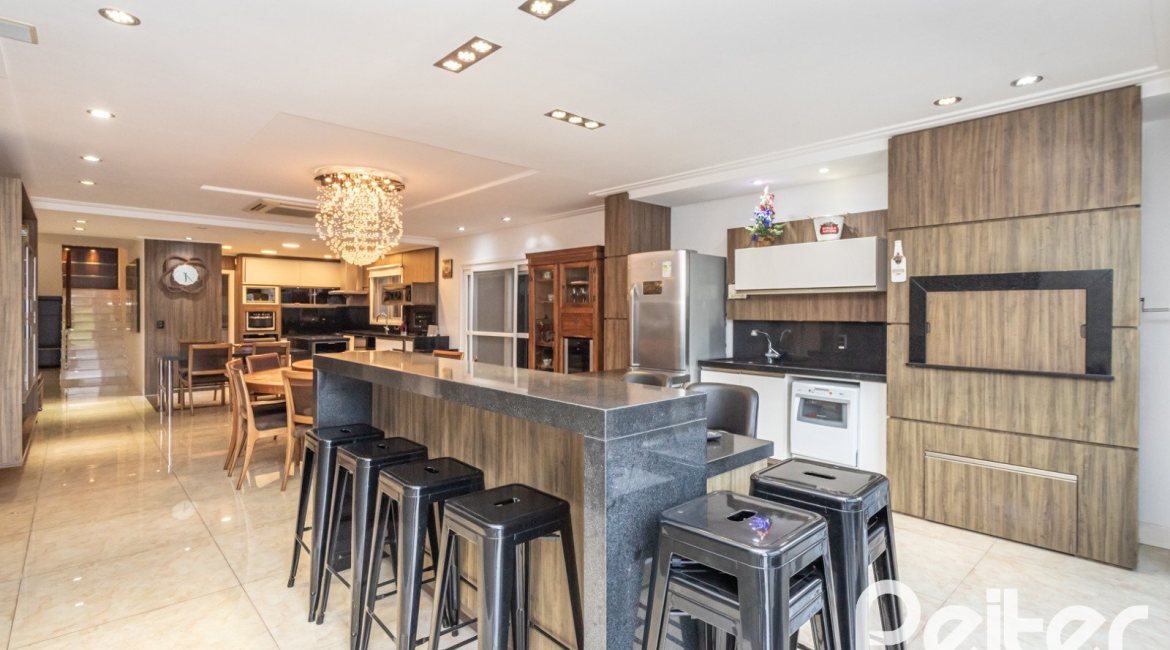 Casa em Condomínio à venda com 506m², 4 dormitórios, 4 suítes, 4 vagas, no bairro Terra Ville em Porto Alegre