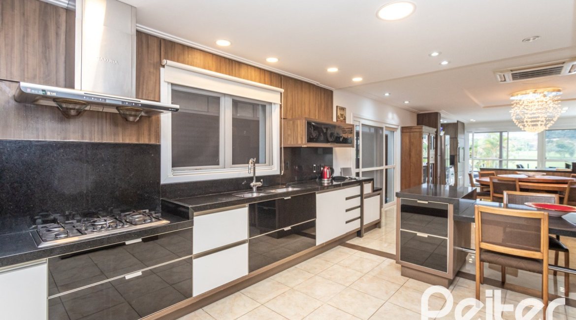 Casa em Condomínio à venda com 506m², 4 dormitórios, 4 suítes, 4 vagas, no bairro Terra Ville em Porto Alegre