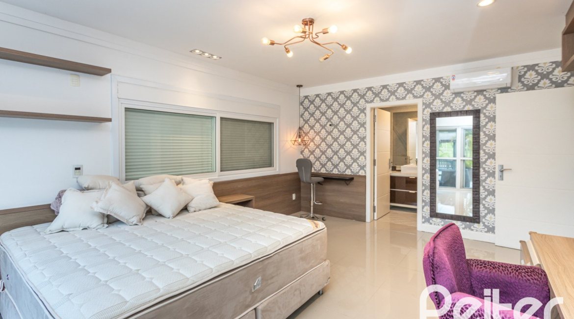 Casa em Condomínio à venda com 506m², 4 dormitórios, 4 suítes, 4 vagas, no bairro Terra Ville em Porto Alegre