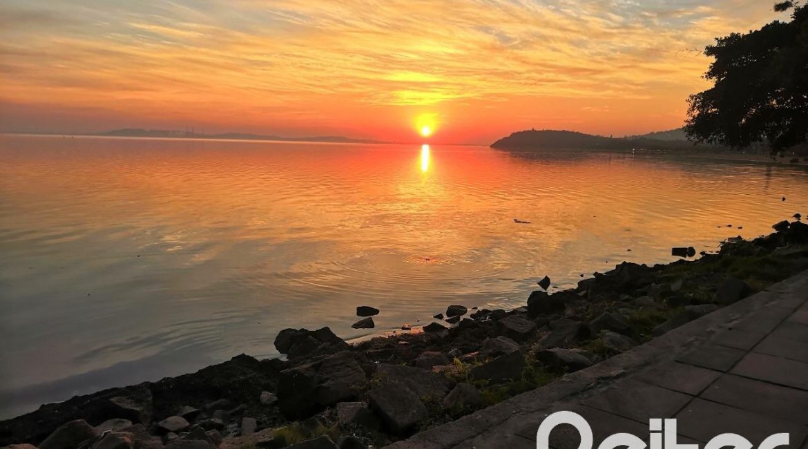 Casa em Condomínio à venda com 190m², 3 dormitórios, 1 suíte, 2 vagas, no bairro Ipanema em Porto Alegre