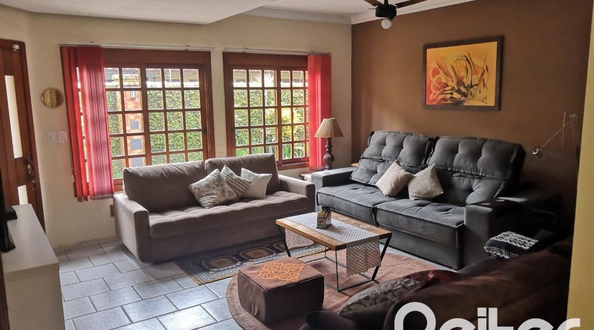 Casa em Condomínio à venda com 190m², 3 dormitórios, 1 suíte, 2 vagas, no bairro Ipanema em Porto Alegre