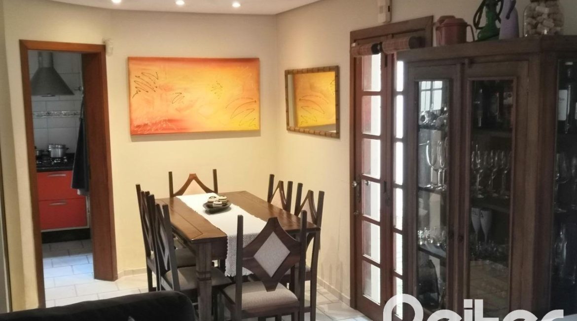 Casa em Condomínio à venda com 190m², 3 dormitórios, 1 suíte, 2 vagas, no bairro Ipanema em Porto Alegre