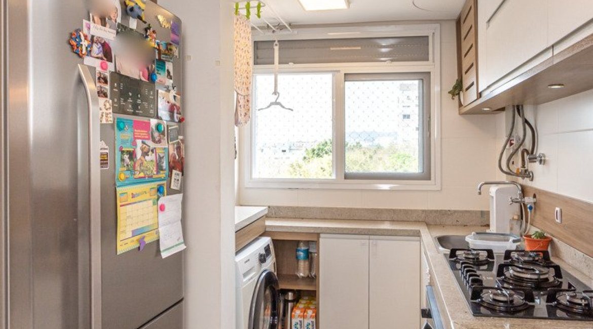 Apartamento à venda com 70m², 2 dormitórios, 1 suíte, 2 vagas, no bairro Cristal em Porto Alegre