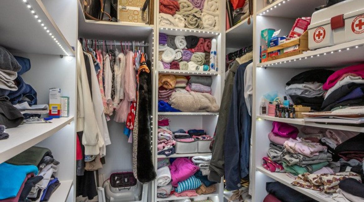 Apartamento à venda com 70m², 2 dormitórios, 1 suíte, 2 vagas, no bairro Cristal em Porto Alegre