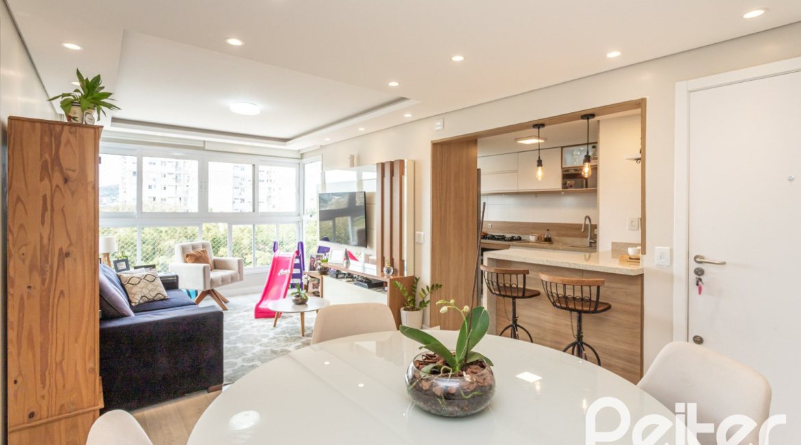 Apartamento à venda com 70m², 2 dormitórios, 1 suíte, 2 vagas, no bairro Cristal em Porto Alegre