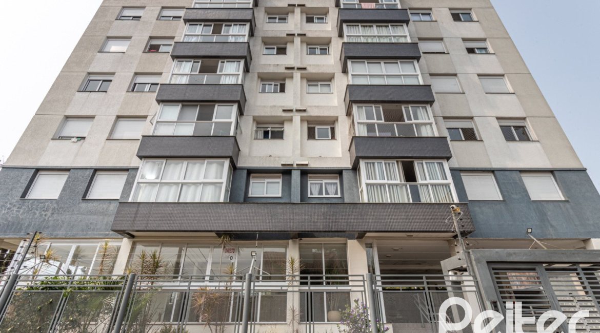 Apartamento à venda com 70m², 2 dormitórios, 1 suíte, 2 vagas, no bairro Cristal em Porto Alegre