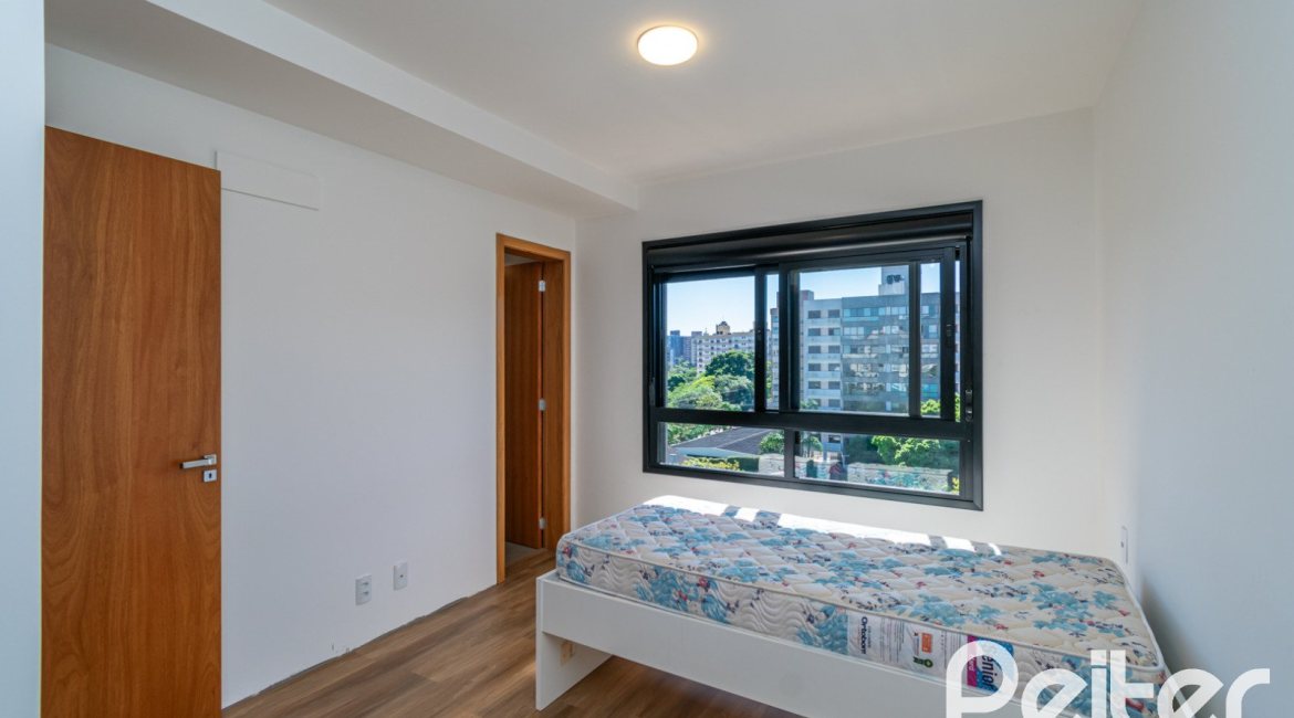 Apartamento à venda com 103m², 3 dormitórios, 1 suíte, 2 vagas, no bairro Tristeza em PORTO ALEGRE