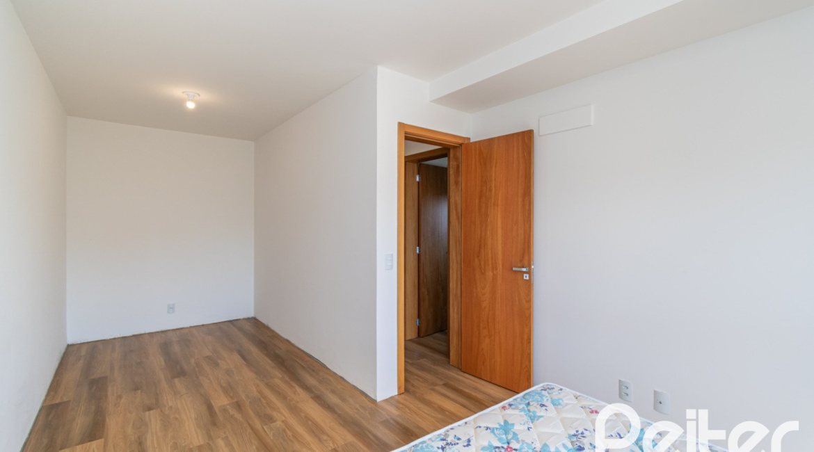 Apartamento à venda com 103m², 3 dormitórios, 1 suíte, 2 vagas, no bairro Tristeza em PORTO ALEGRE