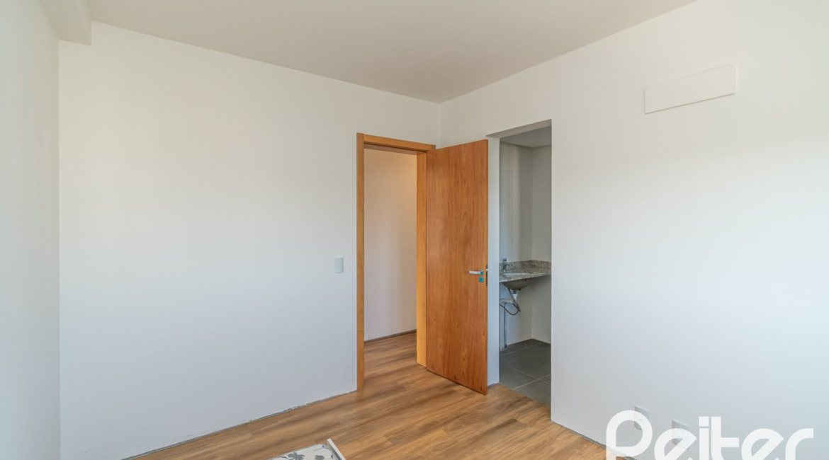 Apartamento à venda com 103m², 3 dormitórios, 1 suíte, 2 vagas, no bairro Tristeza em PORTO ALEGRE