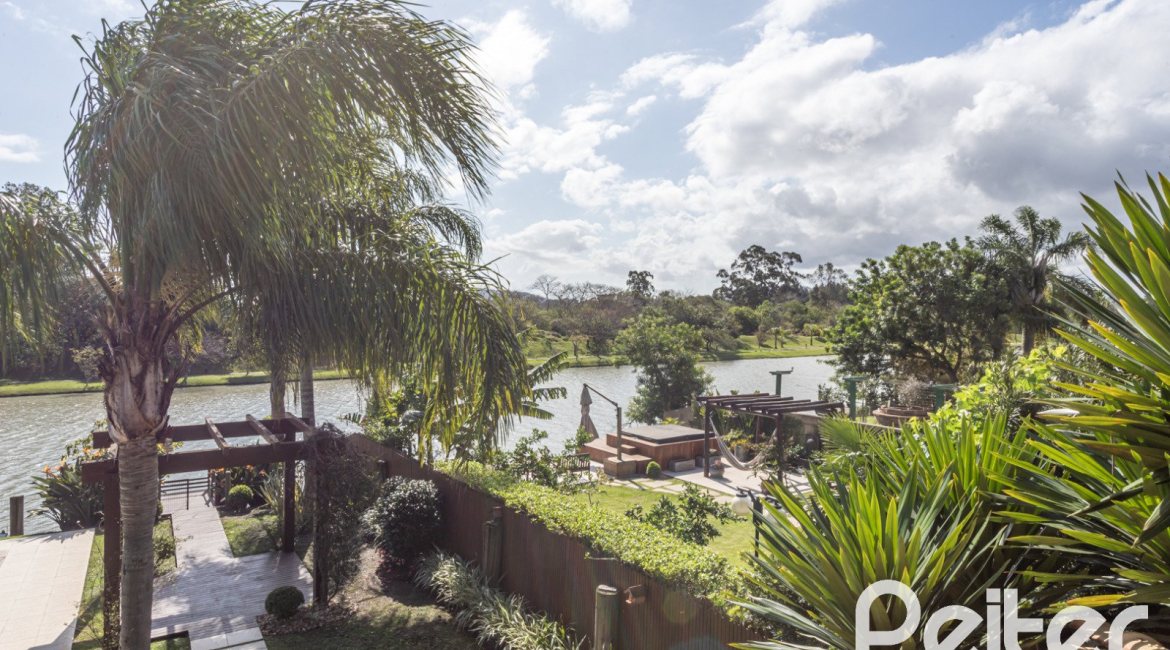 Casa em Condomínio à venda com 386m², 4 dormitórios, 4 suítes, 4 vagas, no bairro Terra Ville em PORTO ALEGRE