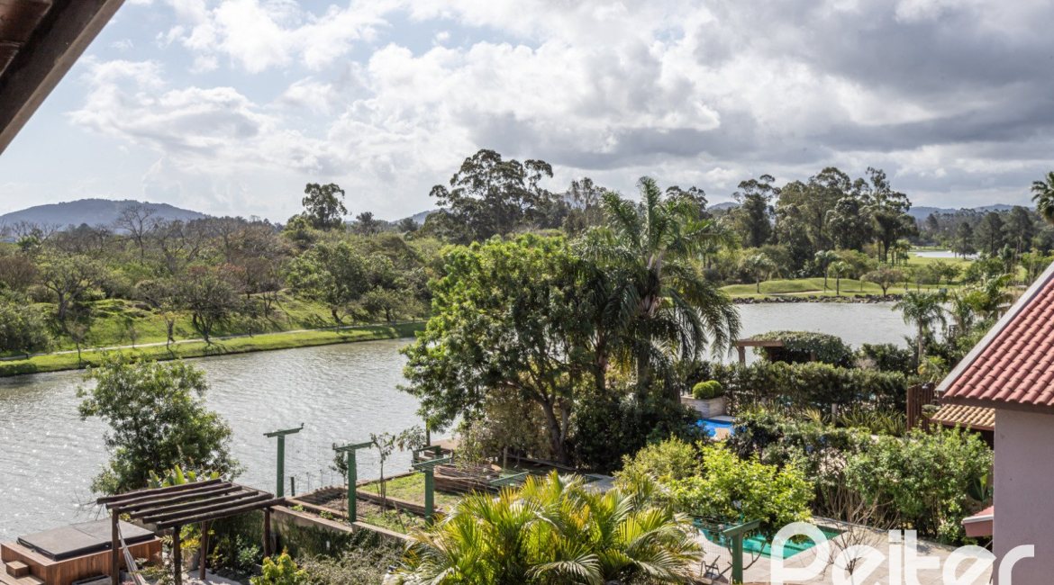 Casa em Condomínio à venda com 386m², 4 dormitórios, 4 suítes, 4 vagas, no bairro Terra Ville em PORTO ALEGRE