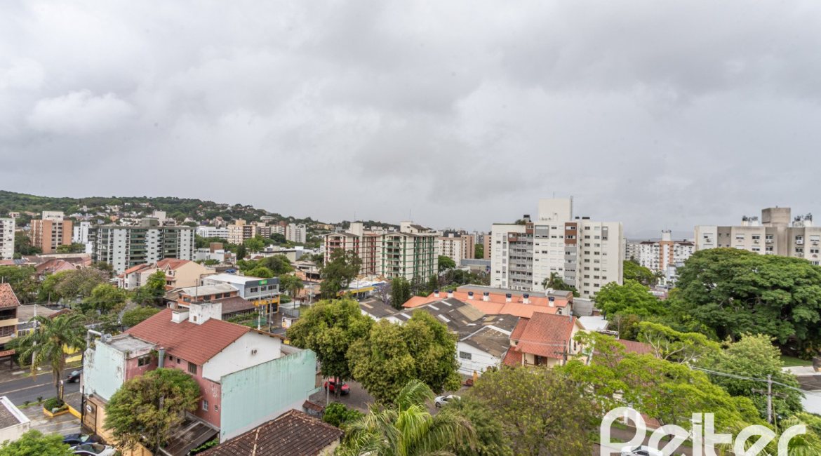 Apartamento à venda com 91m², 3 dormitórios, 1 suíte, 2 vagas, no bairro Tristeza em PORTO ALEGRE