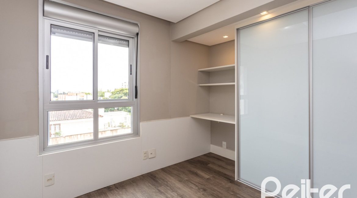 Apartamento à venda com 91m², 3 dormitórios, 1 suíte, 2 vagas, no bairro Tristeza em PORTO ALEGRE