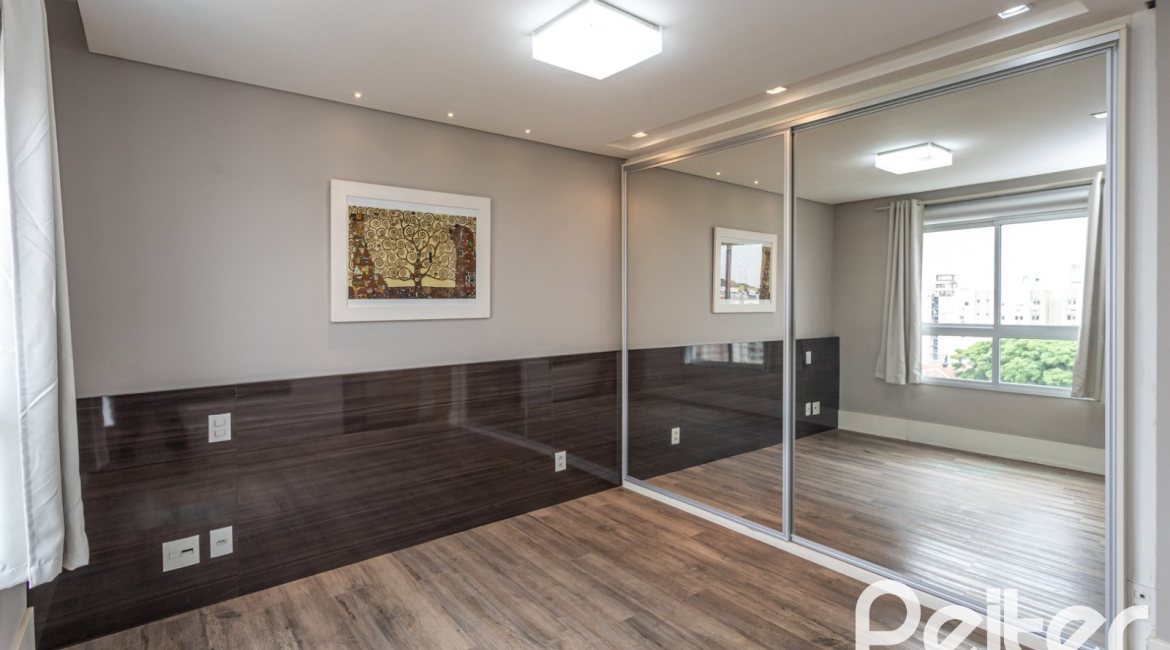 Apartamento à venda com 91m², 3 dormitórios, 1 suíte, 2 vagas, no bairro Tristeza em PORTO ALEGRE