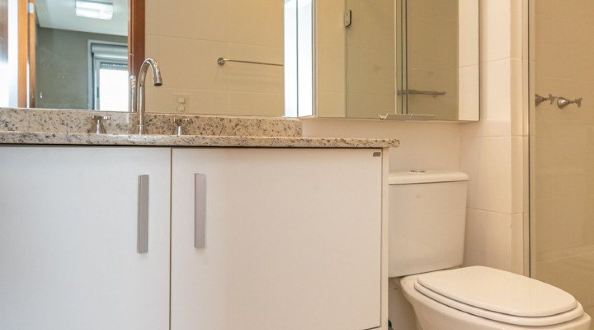 Apartamento à venda com 91m², 3 dormitórios, 1 suíte, 2 vagas, no bairro Tristeza em PORTO ALEGRE