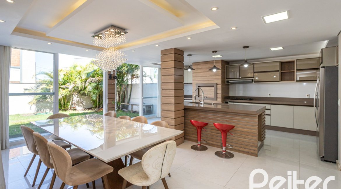 Casa em Condomínio à venda com 312m², 4 dormitórios, 4 suítes, 4 vagas, no bairro Hipica em PORTO ALEGRE
