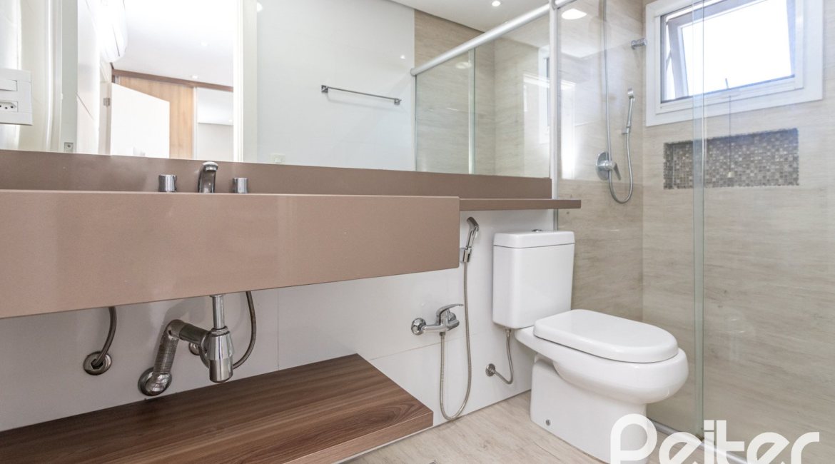 Casa em Condomínio à venda com 312m², 4 dormitórios, 4 suítes, 4 vagas, no bairro Hipica em PORTO ALEGRE