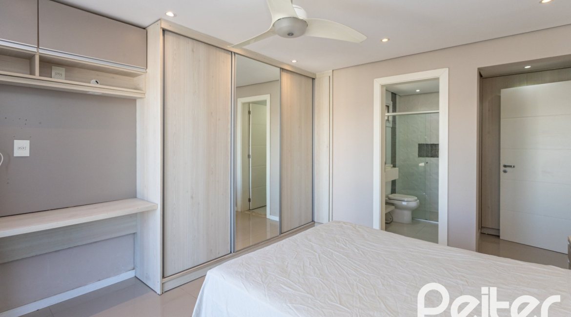 Casa em Condomínio à venda com 312m², 4 dormitórios, 4 suítes, 4 vagas, no bairro Hipica em PORTO ALEGRE