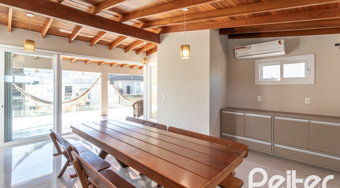 Casa em Condomínio à venda com 312m², 4 dormitórios, 4 suítes, 4 vagas, no bairro Hipica em PORTO ALEGRE