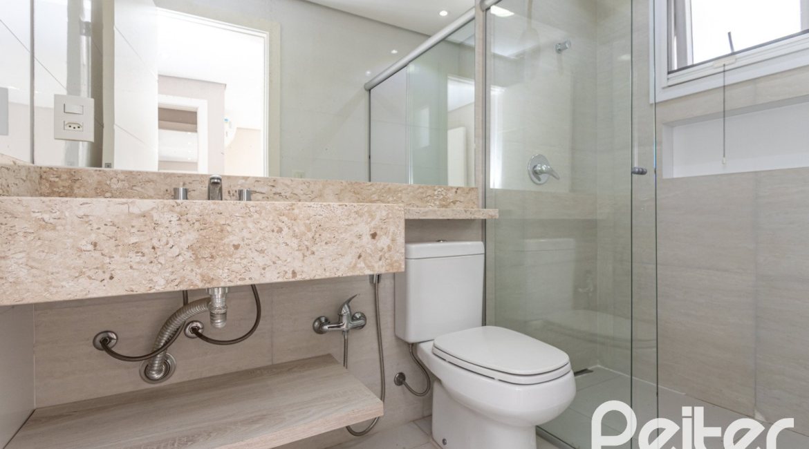 Casa em Condomínio à venda com 312m², 4 dormitórios, 4 suítes, 4 vagas, no bairro Hipica em PORTO ALEGRE