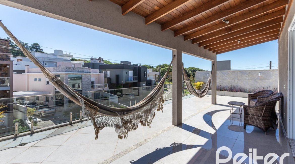 Casa em Condomínio à venda com 312m², 4 dormitórios, 4 suítes, 4 vagas, no bairro Hipica em PORTO ALEGRE