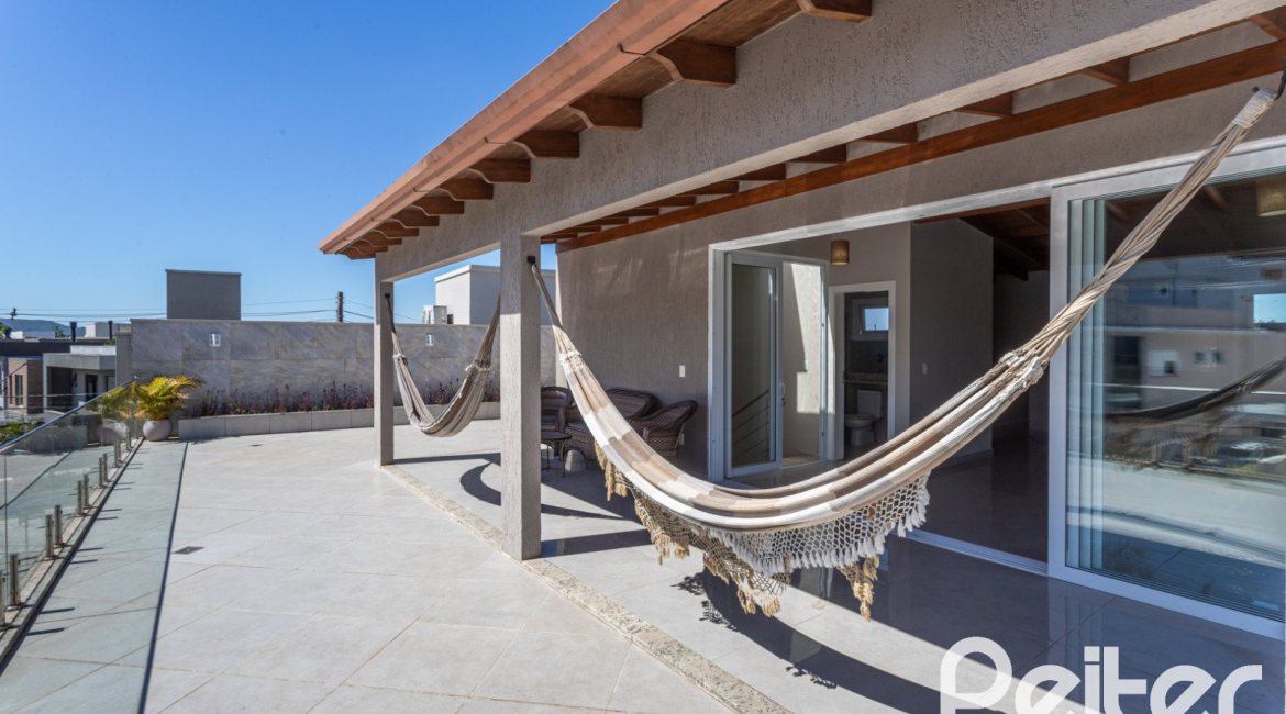 Casa em Condomínio à venda com 312m², 4 dormitórios, 4 suítes, 4 vagas, no bairro Hipica em PORTO ALEGRE