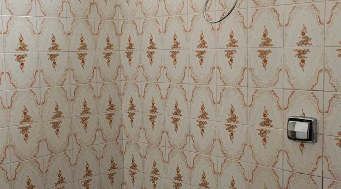 Casa à venda com 239m², 3 dormitórios, 1 suíte, 3 vagas, no bairro Jardim Isabel em Porto Alegre