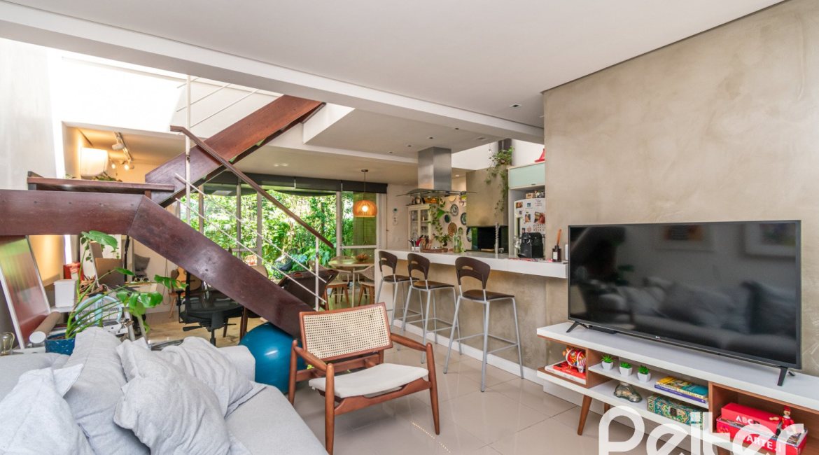 Casa em Condomínio à venda com 167m², 3 dormitórios, 1 suíte, 2 vagas, no bairro Ipanema em PORTO ALEGRE