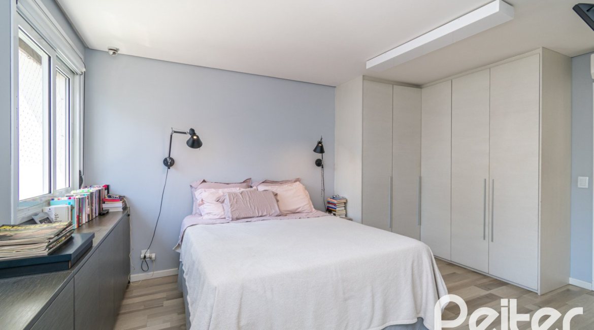 Casa em Condomínio à venda com 167m², 3 dormitórios, 1 suíte, 2 vagas, no bairro Ipanema em PORTO ALEGRE