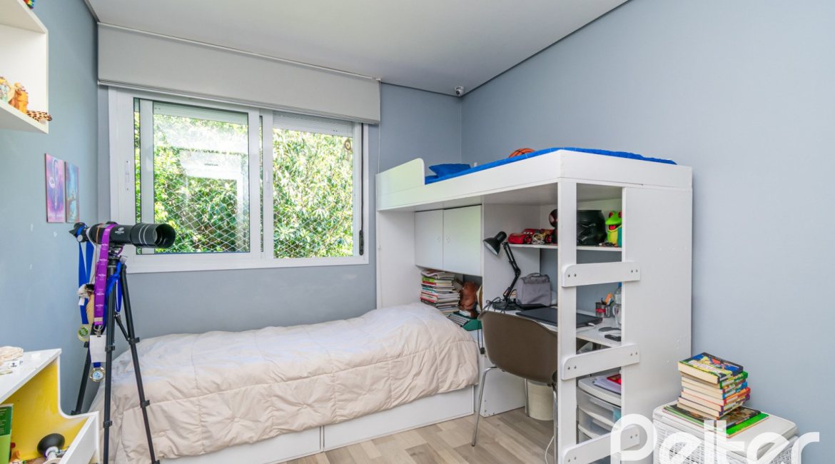 Casa em Condomínio à venda com 167m², 3 dormitórios, 1 suíte, 2 vagas, no bairro Ipanema em PORTO ALEGRE