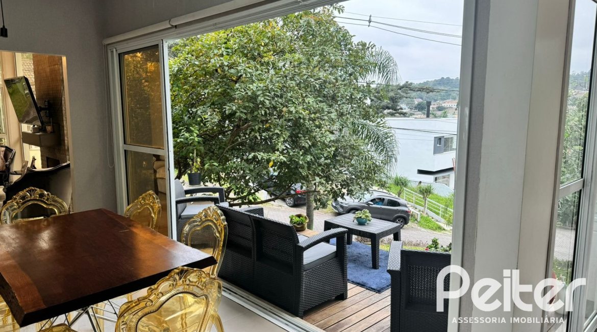 Casa em Condomínio à venda com 150m², 4 dormitórios, 1 suíte, 2 vagas, no bairro Ipanema em PORTO ALEGRE