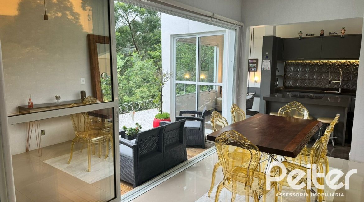 Casa em Condomínio à venda com 150m², 4 dormitórios, 1 suíte, 2 vagas, no bairro Ipanema em PORTO ALEGRE