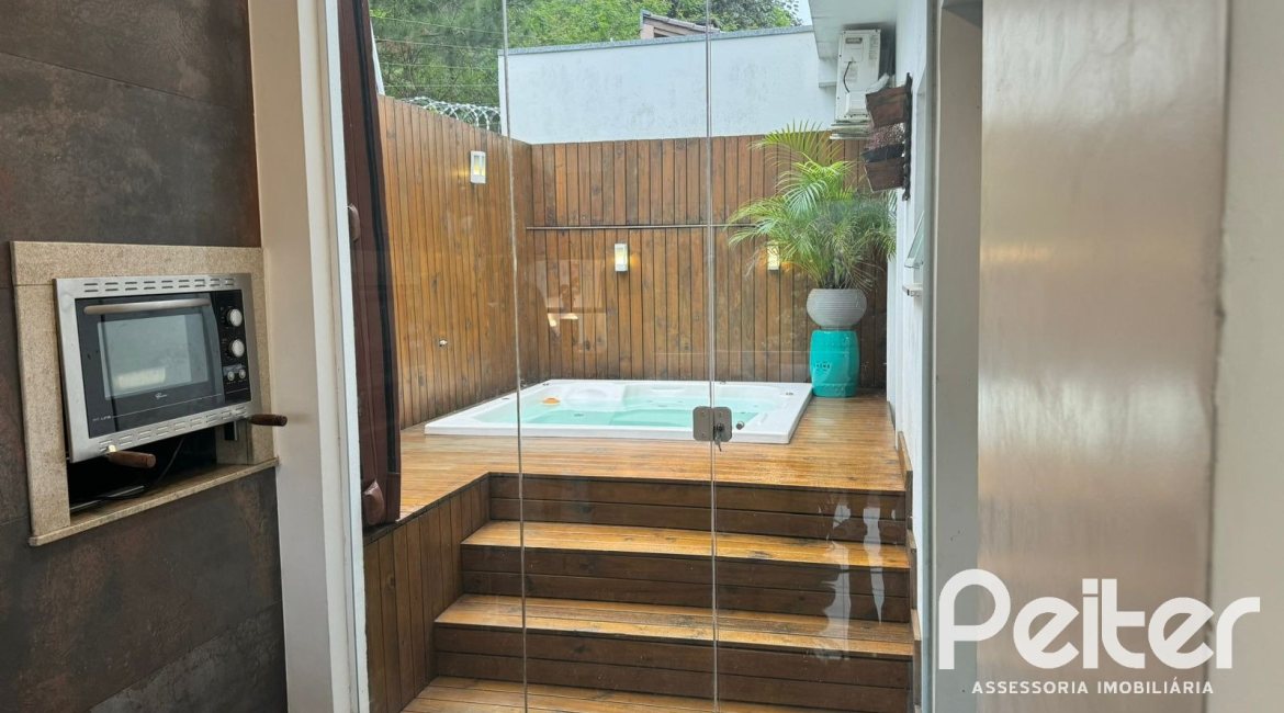 Casa em Condomínio à venda com 150m², 4 dormitórios, 1 suíte, 2 vagas, no bairro Ipanema em PORTO ALEGRE