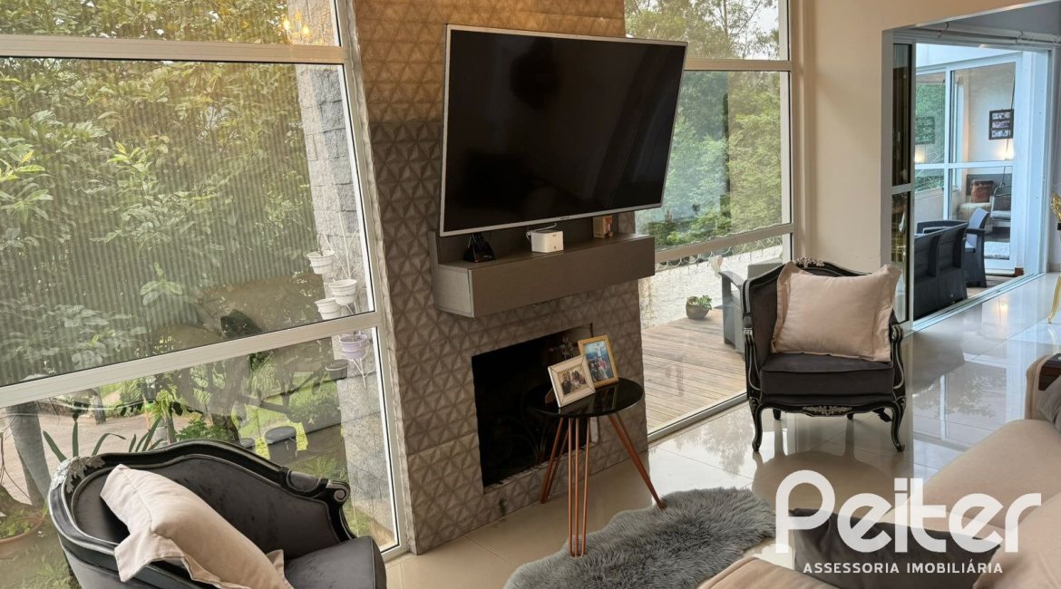 Casa em Condomínio à venda com 150m², 4 dormitórios, 1 suíte, 2 vagas, no bairro Ipanema em PORTO ALEGRE