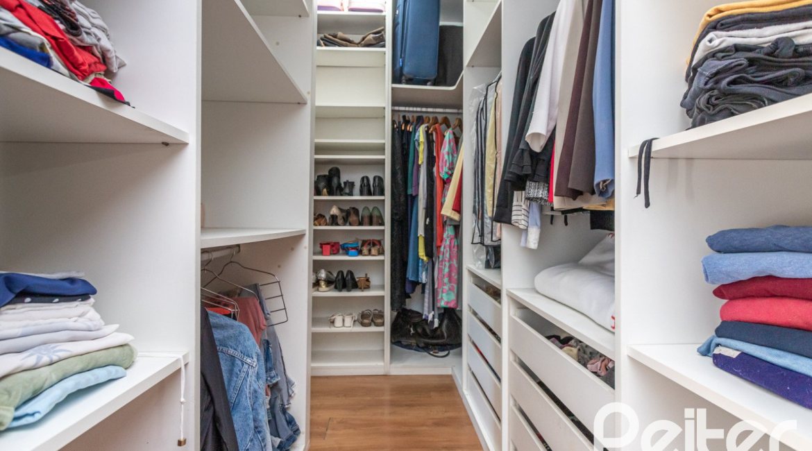 Casa em Condomínio à venda com 225m², 3 dormitórios, 1 suíte, 2 vagas, no bairro Jardim Isabel em Porto Alegre