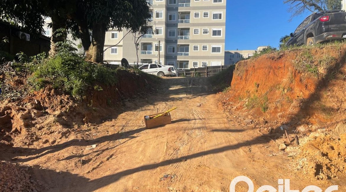 Terreno à venda com 624m², no bairro Camaquã em Porto Alegre