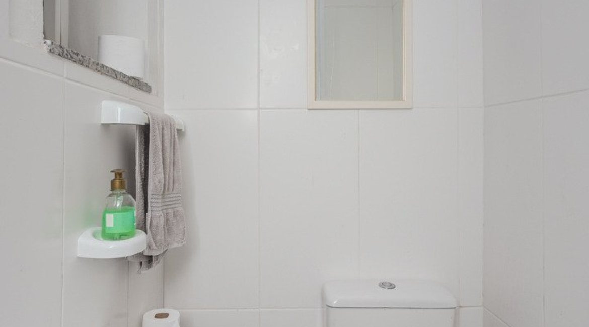 Casa à venda com 330m², 4 dormitórios, 2 suítes, 4 vagas, no bairro Vila Assunção em Porto Alegre