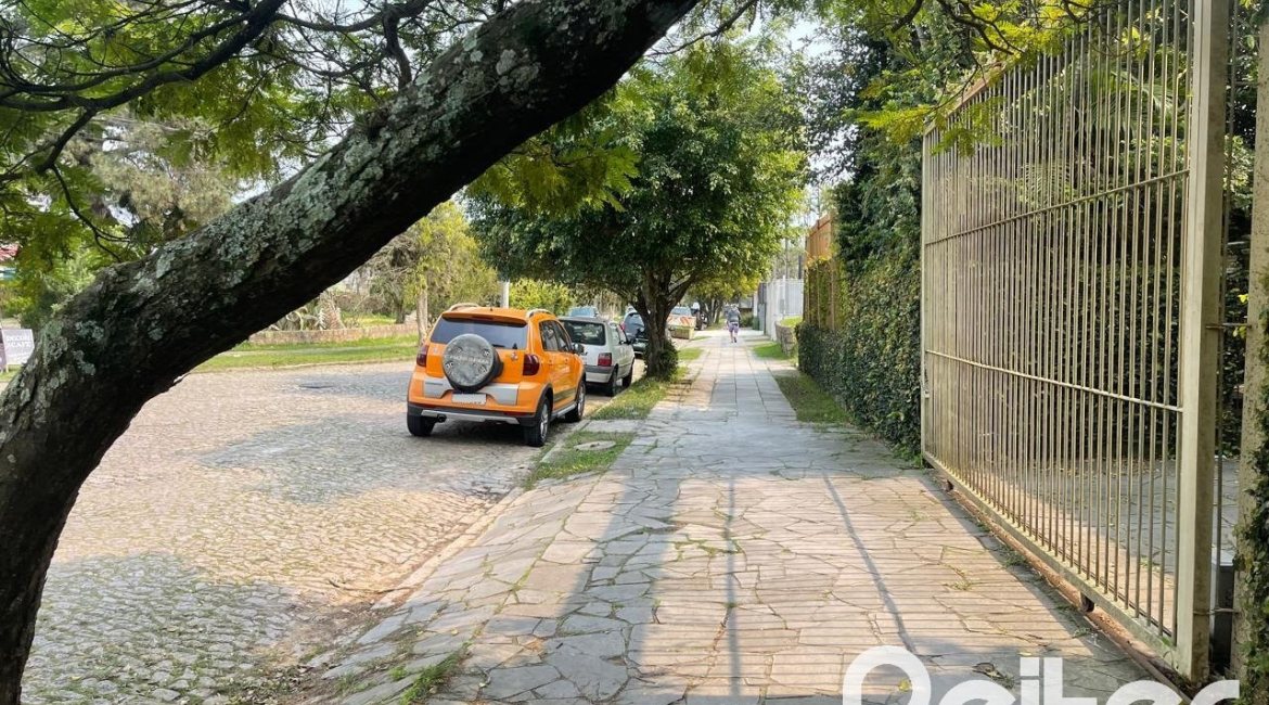 Terreno à venda com 439m², no bairro Tristeza em Porto Alegre