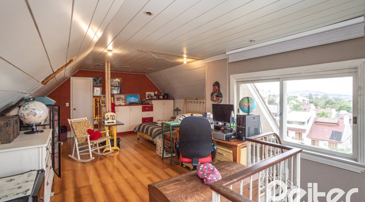 Casa em Condomínio à venda com 330m², 3 dormitórios, 1 suíte, 4 vagas, no bairro Jardim Isabel em Porto Alegre