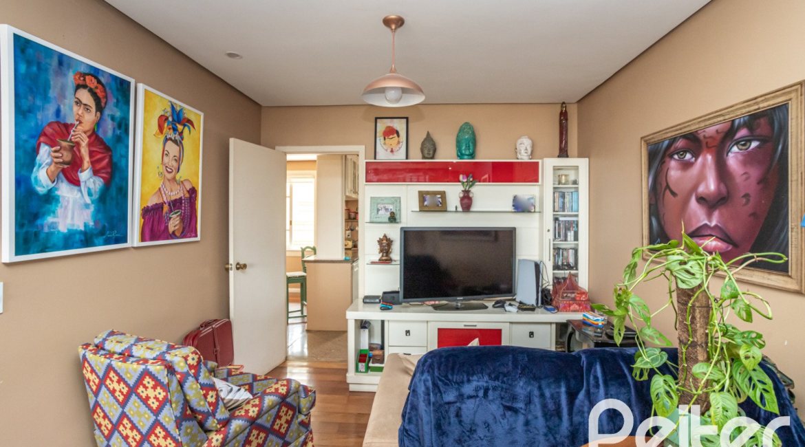 Casa em Condomínio à venda com 330m², 3 dormitórios, 1 suíte, 4 vagas, no bairro Jardim Isabel em Porto Alegre