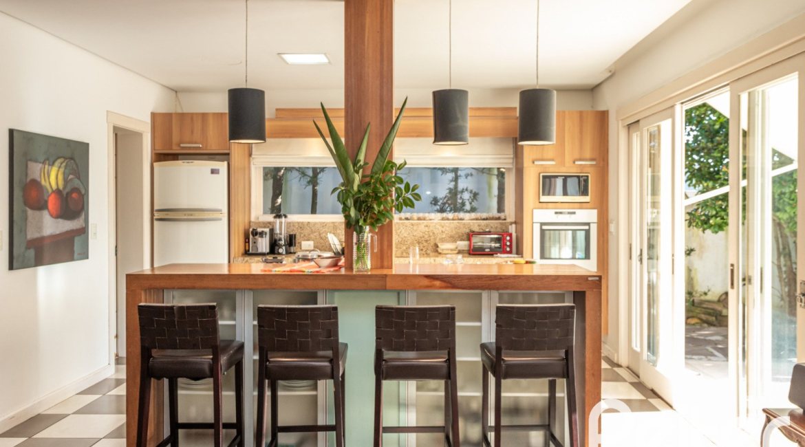 Casa em Condomínio à venda com 276m², 2 dormitórios, 2 suítes, 2 vagas, no bairro Terra Ville em PORTO ALEGRE