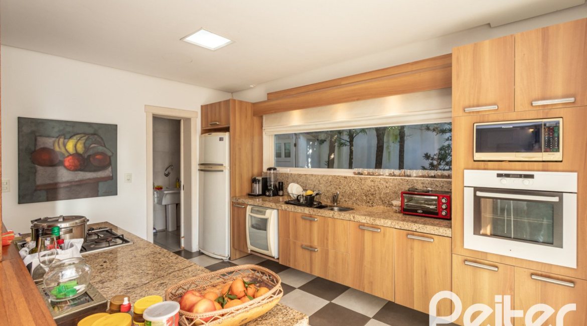 Casa em Condomínio à venda com 276m², 2 dormitórios, 2 suítes, 2 vagas, no bairro Terra Ville em PORTO ALEGRE