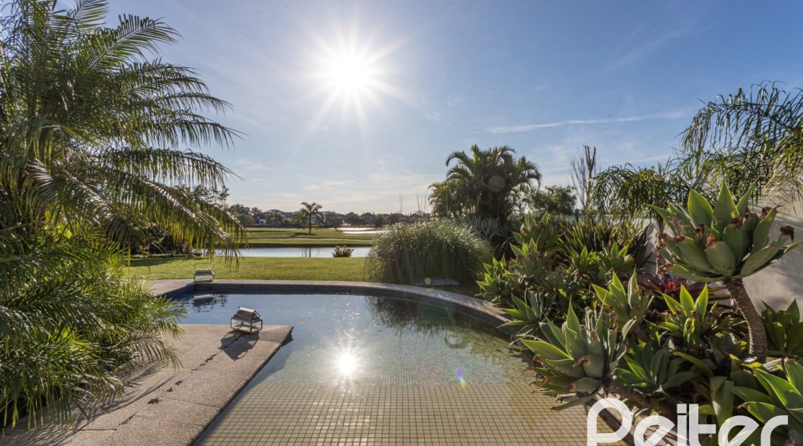 Casa em Condomínio à venda com 276m², 2 dormitórios, 2 suítes, 2 vagas, no bairro Terra Ville em PORTO ALEGRE