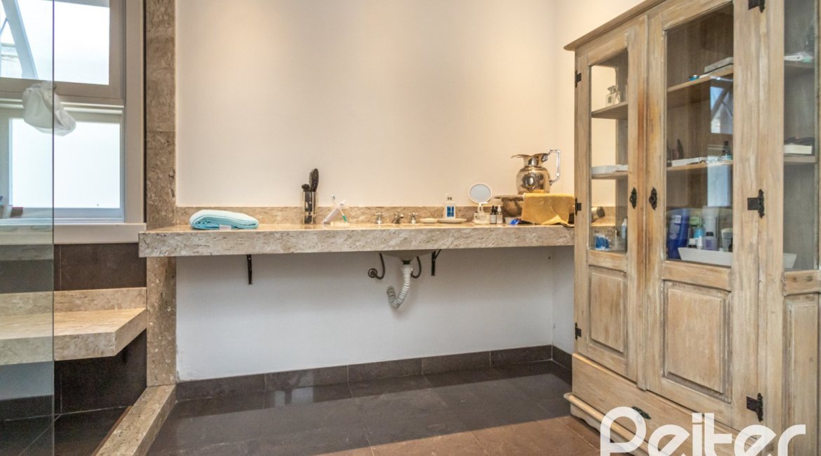 Casa em Condomínio à venda com 276m², 2 dormitórios, 2 suítes, 2 vagas, no bairro Terra Ville em PORTO ALEGRE