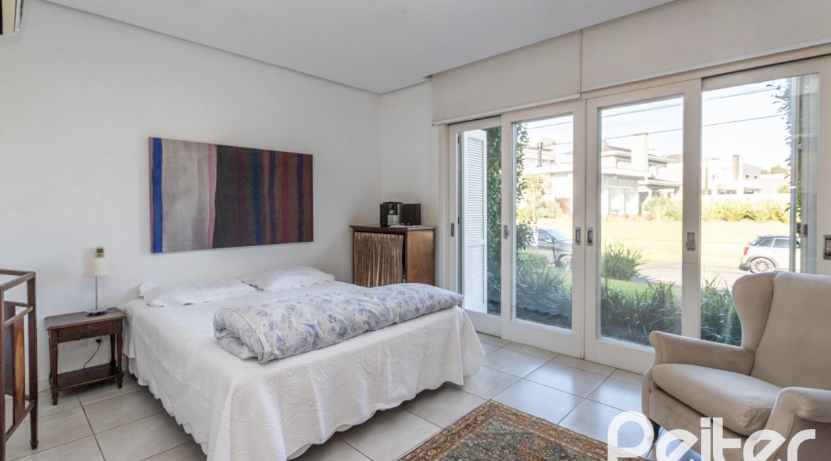 Casa em Condomínio à venda com 276m², 2 dormitórios, 2 suítes, 2 vagas, no bairro Terra Ville em PORTO ALEGRE