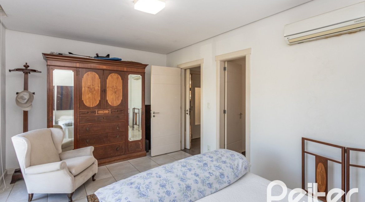 Casa em Condomínio à venda com 276m², 2 dormitórios, 2 suítes, 2 vagas, no bairro Terra Ville em PORTO ALEGRE