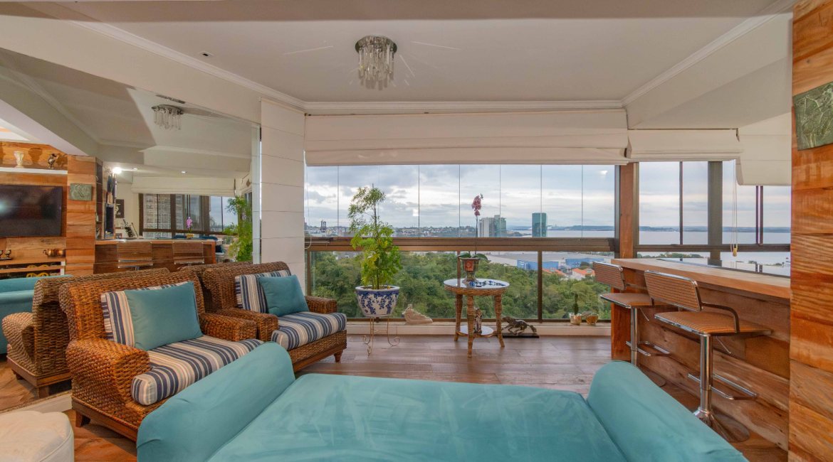 Apartamento à venda com 206m², 3 dormitórios, 3 suítes, 3 vagas, no bairro Cristal em PORTO ALEGRE