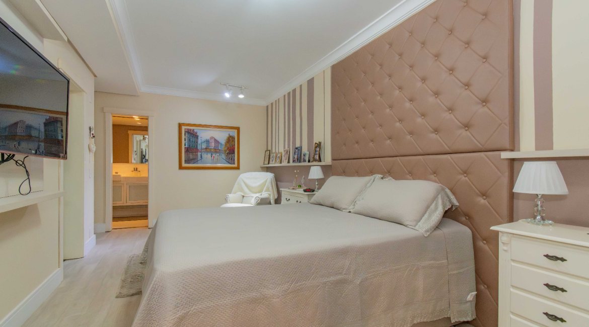 Apartamento à venda com 206m², 3 dormitórios, 3 suítes, 3 vagas, no bairro Cristal em PORTO ALEGRE