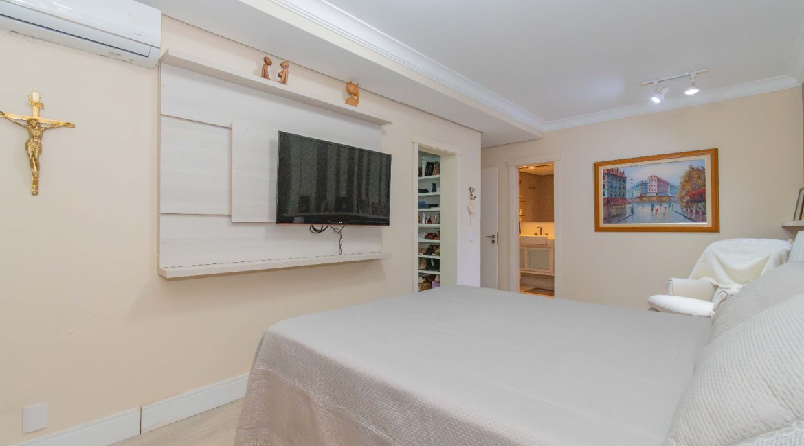 Apartamento à venda com 206m², 3 dormitórios, 3 suítes, 3 vagas, no bairro Cristal em PORTO ALEGRE